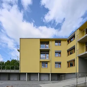 Efi Holzova 28 Apartament