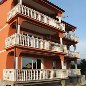apartments-nikolina-novi-vinodolski.primorje-gorskikotar.com/